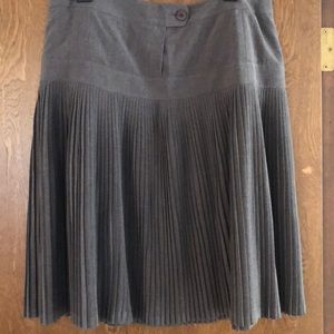 Pleated skirt